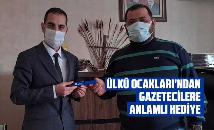 Ülkü Ocakları'ndan gazetecilere anlamlı hediye