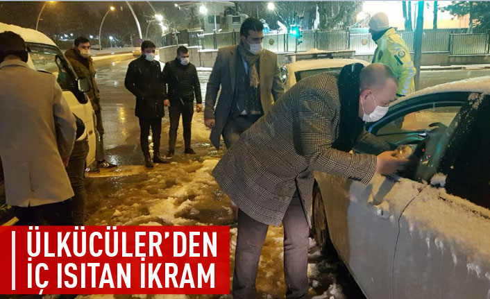 Ülkü Ocakları'ndan sıcak çorba