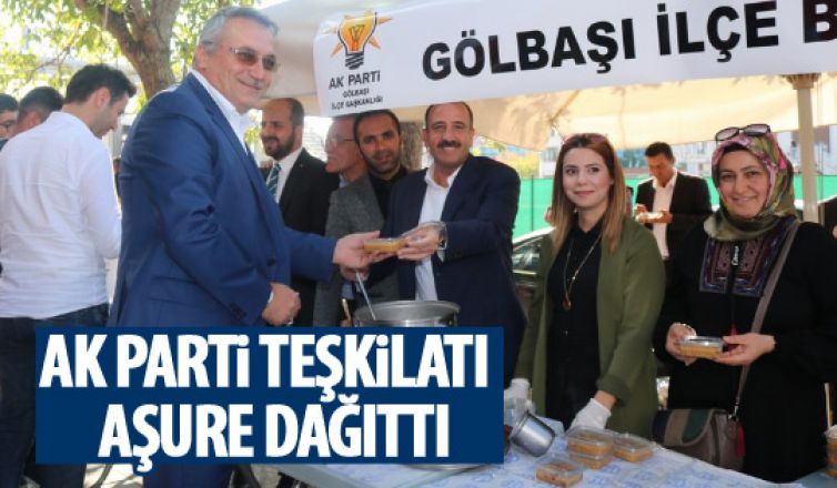 AK Parti Gölbaşı İlçe teşkilatı aşure dağıttı