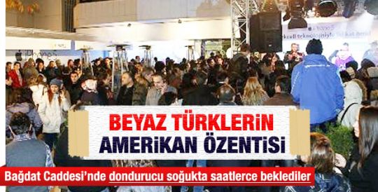Bağdat Caddesi'nde geceyarısı iPhone 5 kuyruğu