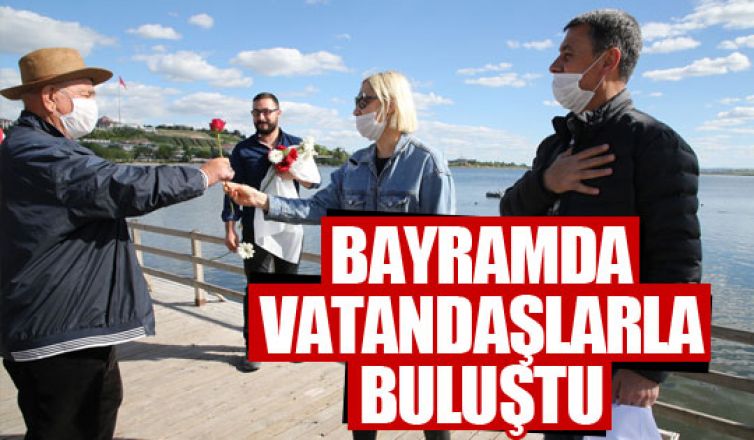 Başkan Şimşek bayramın ilk günü vatandaşlarla buluştu!