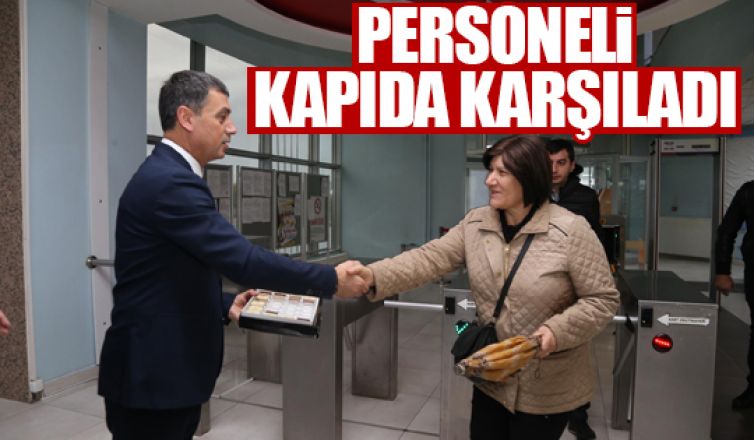 Başkan Şimşek personeli kapıda karşıladı!