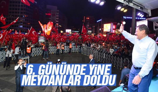 Demokrasi nöbetinde halk yine meydanlardaydı