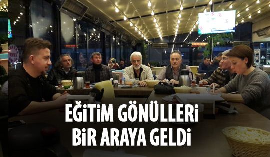 Eğitim gönüllüleri bir arada