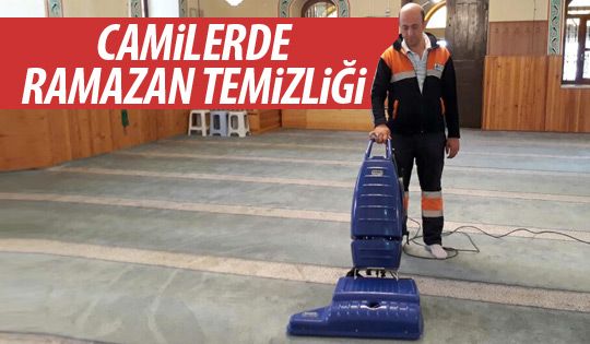 Gölbaşı Belediyesi camileri temizliyor