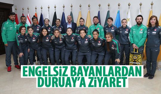 İşitme Engelliler bayan futbol takımından Duruay'a ziyaret
