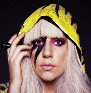 Lady Gaga Geliyor...