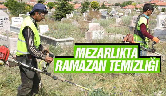 Mezarlıkta temizlik çalışmaları