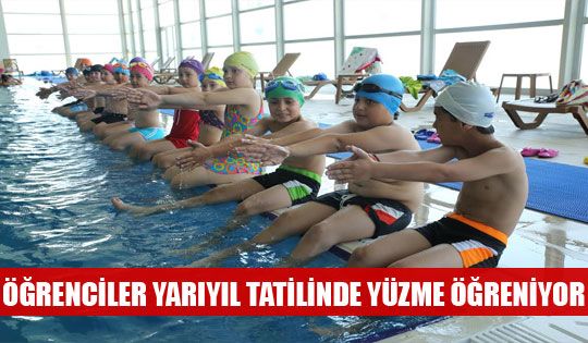 Öğrenciler Yarıyıl Tatilinde  Yüzme Öğreniyor