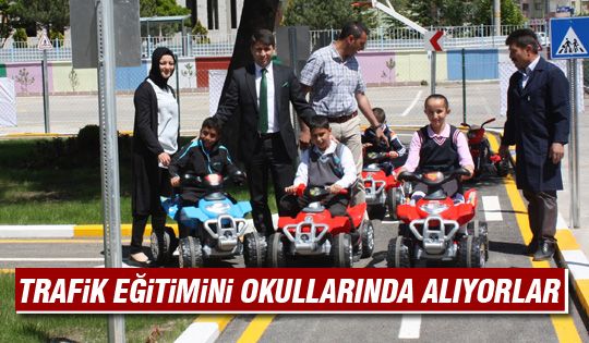 Okul bahçesine trafik eğitim alanı