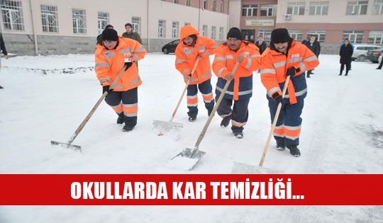 Okullarda Kar Temizliği..