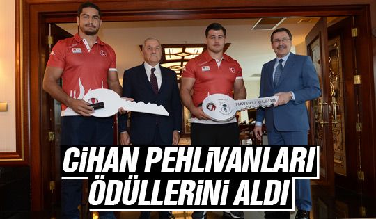 Şampiyonlar ödüllerini aldı