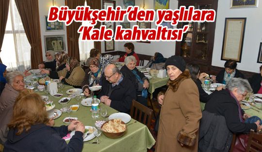 Yaşlılar kalede kahvaltı yaptı