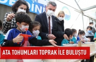 Başkan Ramazan Şimşek ile Minik Eller Toprağa...