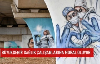 Büyükşehir sağlık çalışanlarına moral oluyor