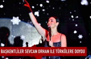 Başkentliler Sevcan Orhan ile türkülere doydu