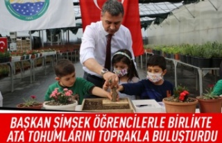 Başkan Şimşek, öğrencilerle birlikte ata tohumlarını...