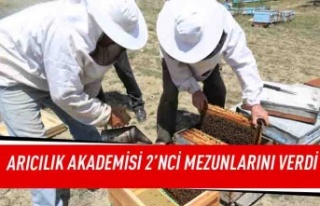 Arıcılık Akademisi 2'nci mezunlarını verdi