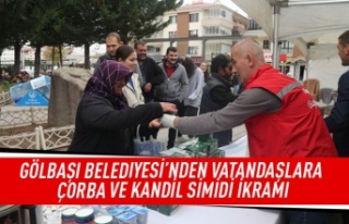 Gölbaşı Belediyesi'nden vatandaşlara çorba...