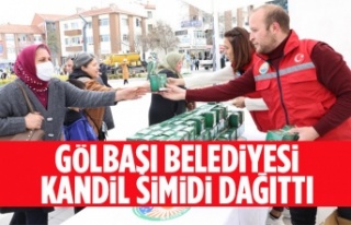 Gölbaşı Belediyesi kandil simidi dağıttı