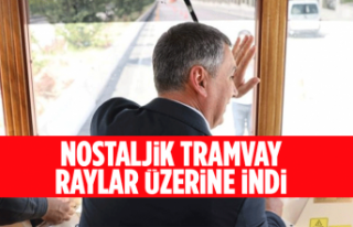 Nostaljik tramvay raylar üzerine indi