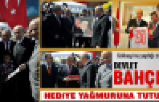 Bahçeli Hediye yağmuruna tutuldu