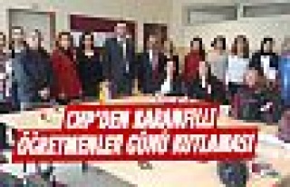 CHP'den karanfilli öğretmenler günü kutlaması