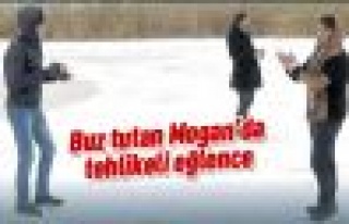 Donan gölde tehlikeli eğlence