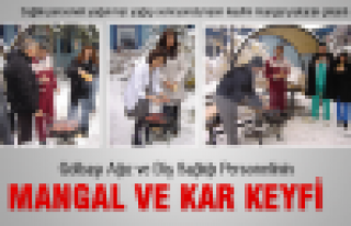 Sağlık personelinin kar’da mangal keyfi