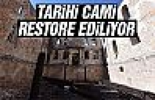 Yanan tarihi cami restore ediliyor