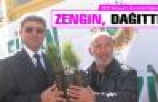 Zengin, Dağıttı