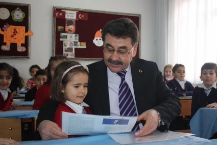 Öğrencilerin karne sevinci