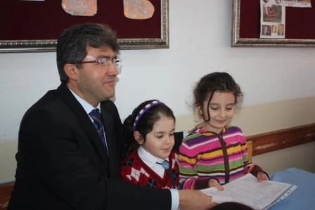 Öğrencilerin karne sevinci