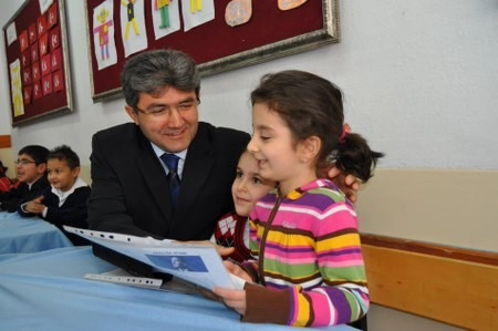 Öğrencilerin karne sevinci