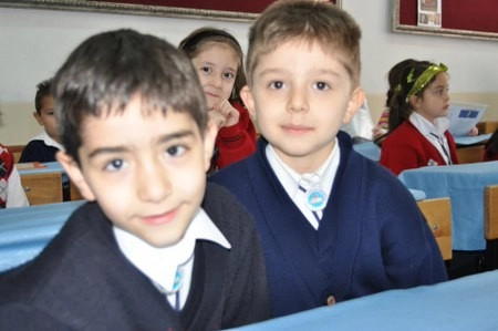 Öğrencilerin karne sevinci