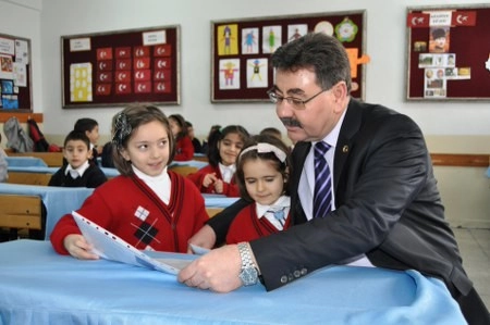 Öğrencilerin karne sevinci