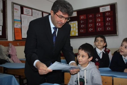 Öğrencilerin karne sevinci