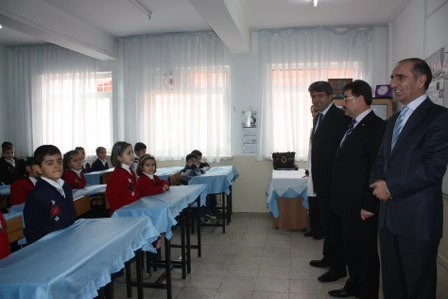 Öğrencilerin karne sevinci