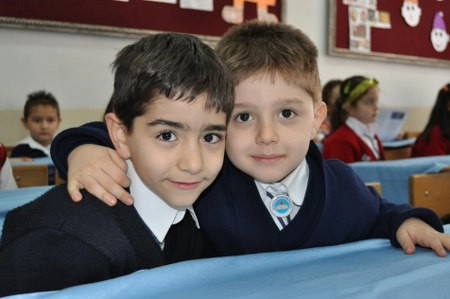 Öğrencilerin karne sevinci