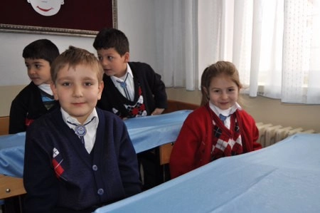 Öğrencilerin karne sevinci