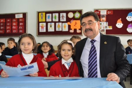 Öğrencilerin karne sevinci