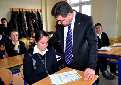 Öğrencilerin karne sevinci