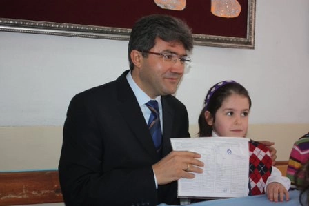 Öğrencilerin karne sevinci