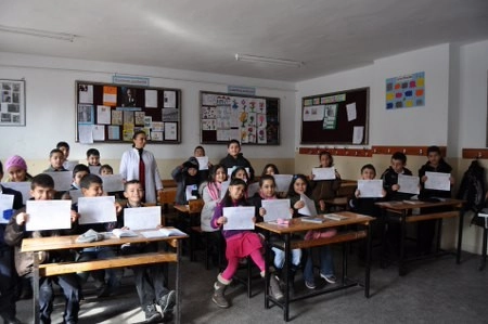 Öğrencilerin karne sevinci