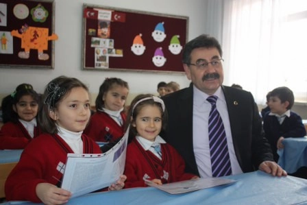 Öğrencilerin karne sevinci