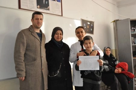 Öğrencilerin karne sevinci