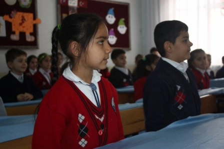 Öğrencilerin karne sevinci