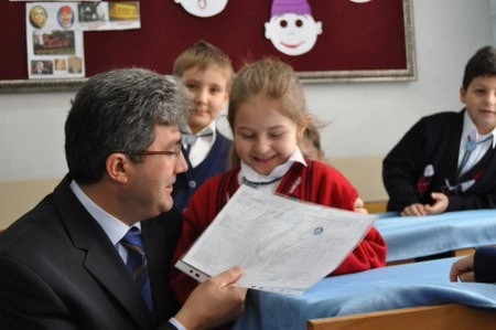 Öğrencilerin karne sevinci