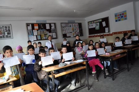 Öğrencilerin karne sevinci