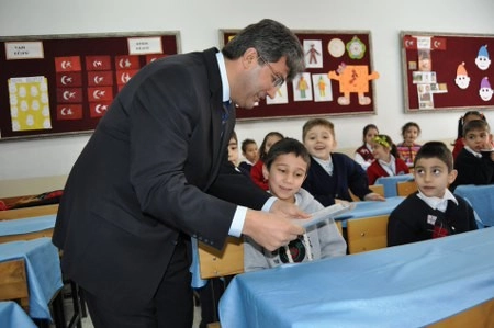 Öğrencilerin karne sevinci